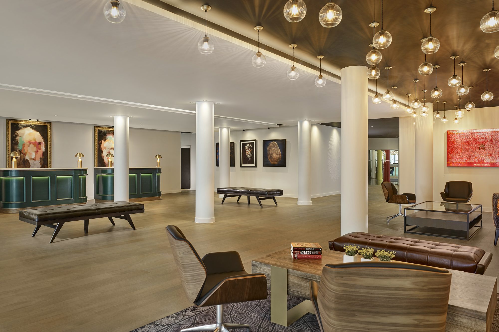 London Curio Collection by Hilton