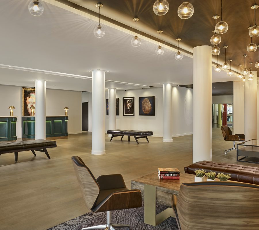 London Curio Collection by Hilton